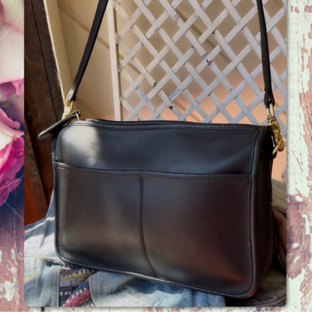 VINTAGE COACH BLACK LEATHER CROSSBODY COMPANION BAG 9300